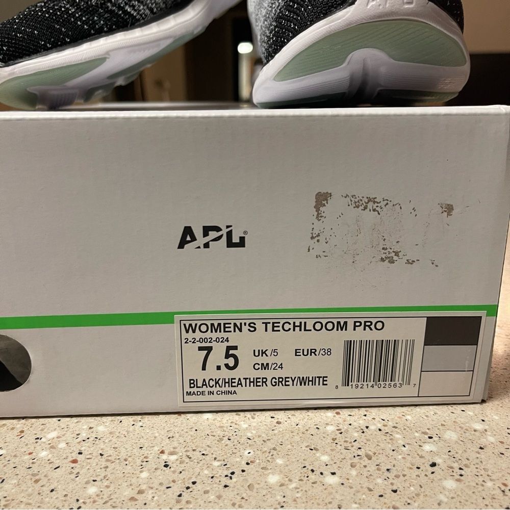 New In Box Women’s APL Athletic Propulsion Labs TechLoom Pro Size 7.5 Black/HtrG - Picture 8 of 8